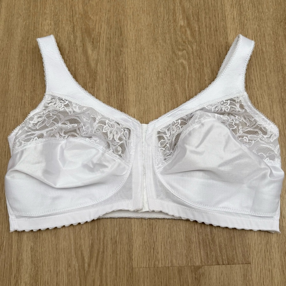 Glamorise 42F MagicLift Front-Closure Support Bra in White